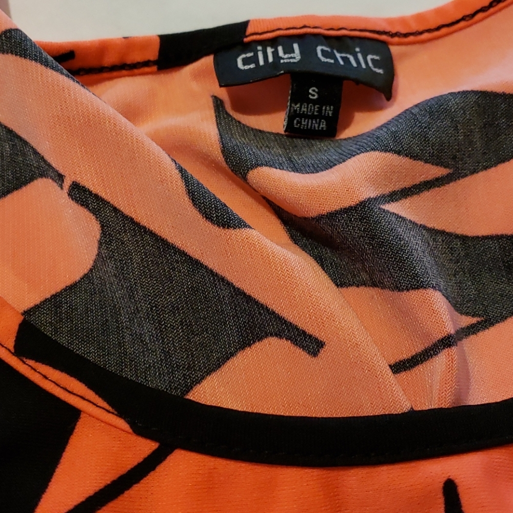 Workout top - Picture 2 of 4